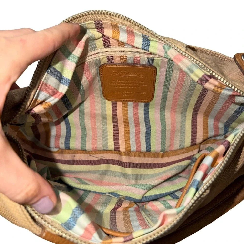 Y2K Fossil tan canvas shoulder bag with leather straps. Fossil 75082